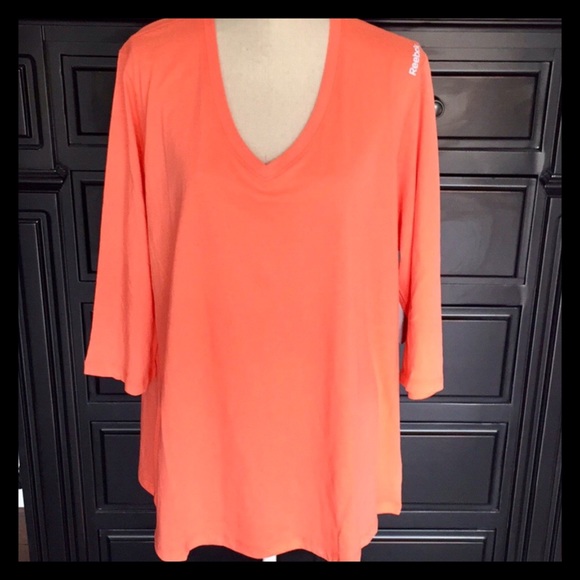 Reebok Tops - Reebok T-shirt